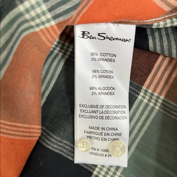 Ben Sherman button up collared short sleeve plaid shirt, size large - Picture 2 of 3
